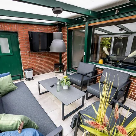 6 Haus Mit Wintergarten 2 Baeder Industrienah Sehr Ruhig Gelegen