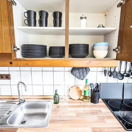 Appartement 6 Haus Mit Wintergarten 2 Baeder Industrienah Sehr Ruhig Gelegen *