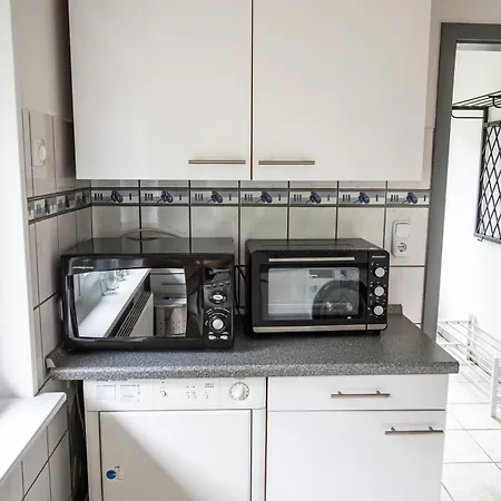 Appartement 6 Haus Mit Wintergarten 2 Baeder Industrienah Sehr Ruhig Gelegen *
