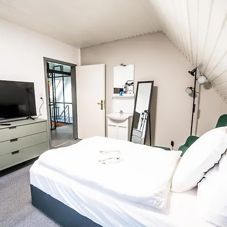 6 Haus Mit Wintergarten 2 Baeder Industrienah Sehr Ruhig Gelegen Appartement *